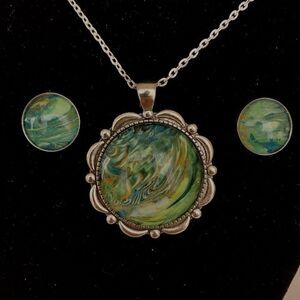 ‎HAND PAINTED GLASS CABOCHON PENDANT NECKLACE